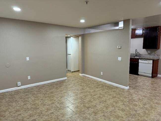 Foto del edificio - 17464 Upland Ave