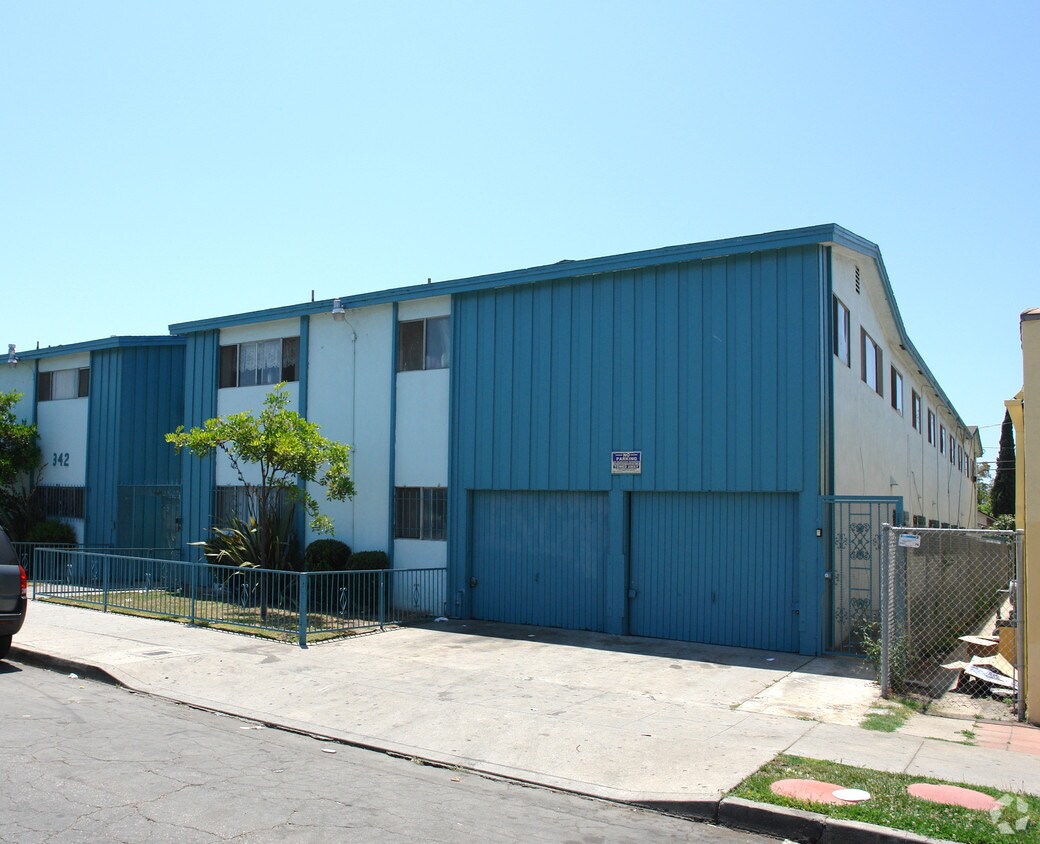 Building Photo - 334-342 E Esther St