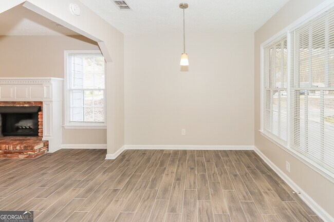 Foto del edificio - 170 Woodcrest Dr