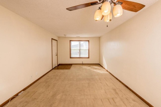 Foto del edificio - 71 Hillside Ln