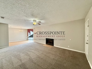 Building Photo - 4222 S Park Dr