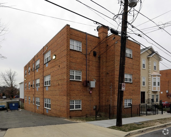 5115 Drake Pl SE, Washington, DC 20019 Apartments Washington, DC