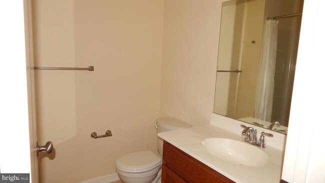 Building Photo - 643 Jacobsen Cir