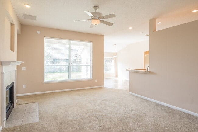 Building Photo - 744 Flowers St