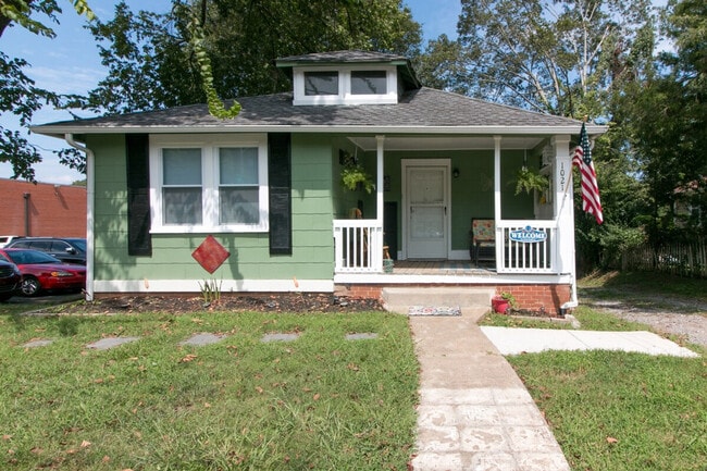 Building Photo - 1021 Crossland Ave