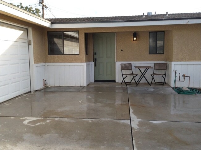 Building Photo - Large family home in Panorama area, near Bakersfield College!