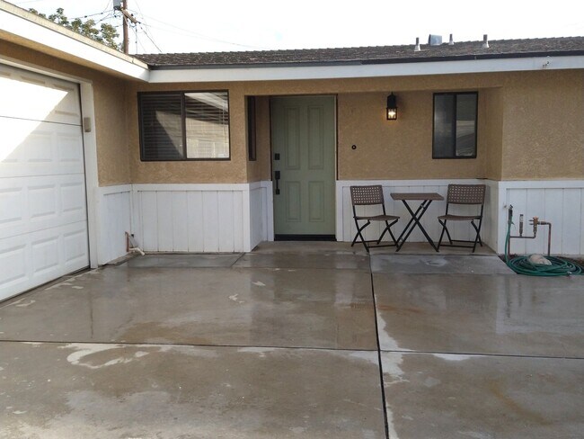 Foto del edificio - Large family home in Panorama area, near Bakersfield College!