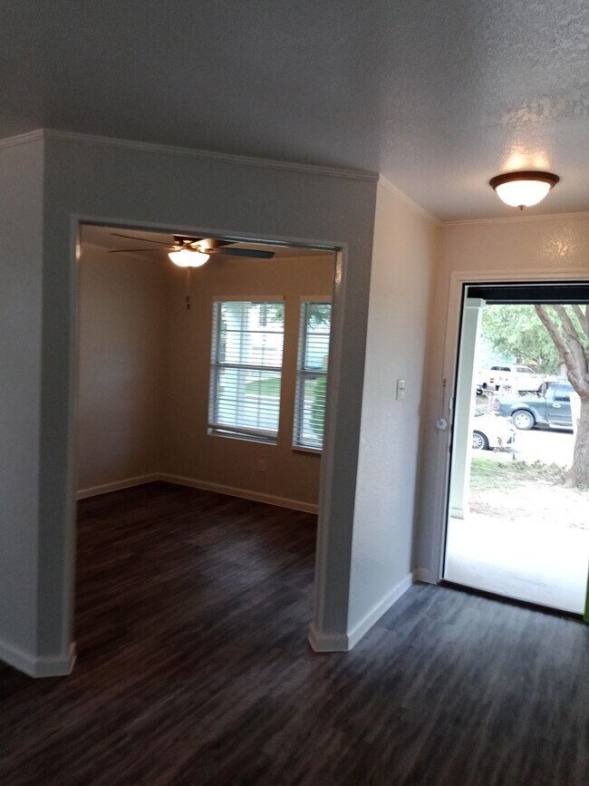Foto del edificio - Spacious 4 Bed / 2.5 Bath Home