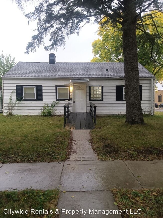 Building Photo - 3 br, 1 bath House - 5341 N. 27th St.