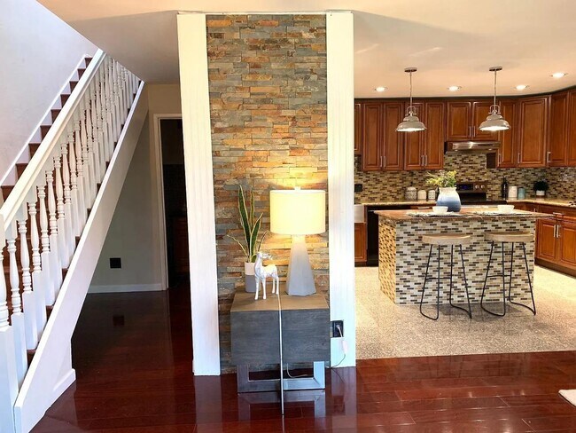 Foto del edificio - 410 Auburn Way