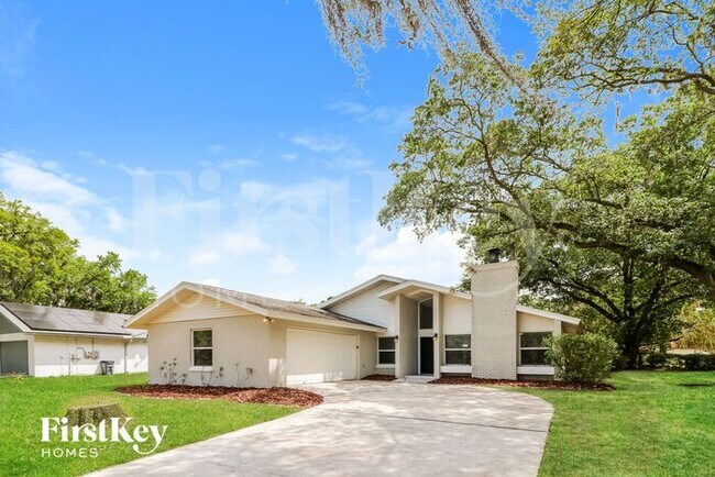 Building Photo - 1410 Oakwood Ln