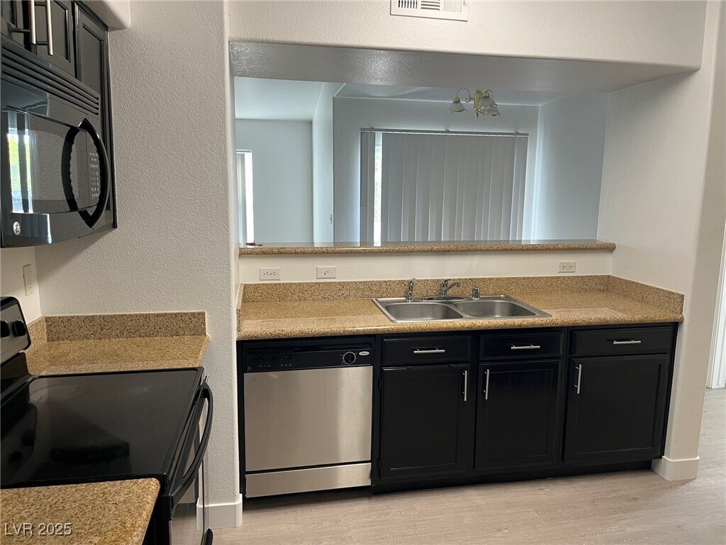 Foto principal - 7255 W Sunset Rd