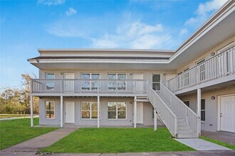 Building Photo - 1803 Oak St