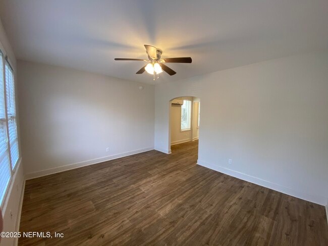 Building Photo - 1639 Larue Ave