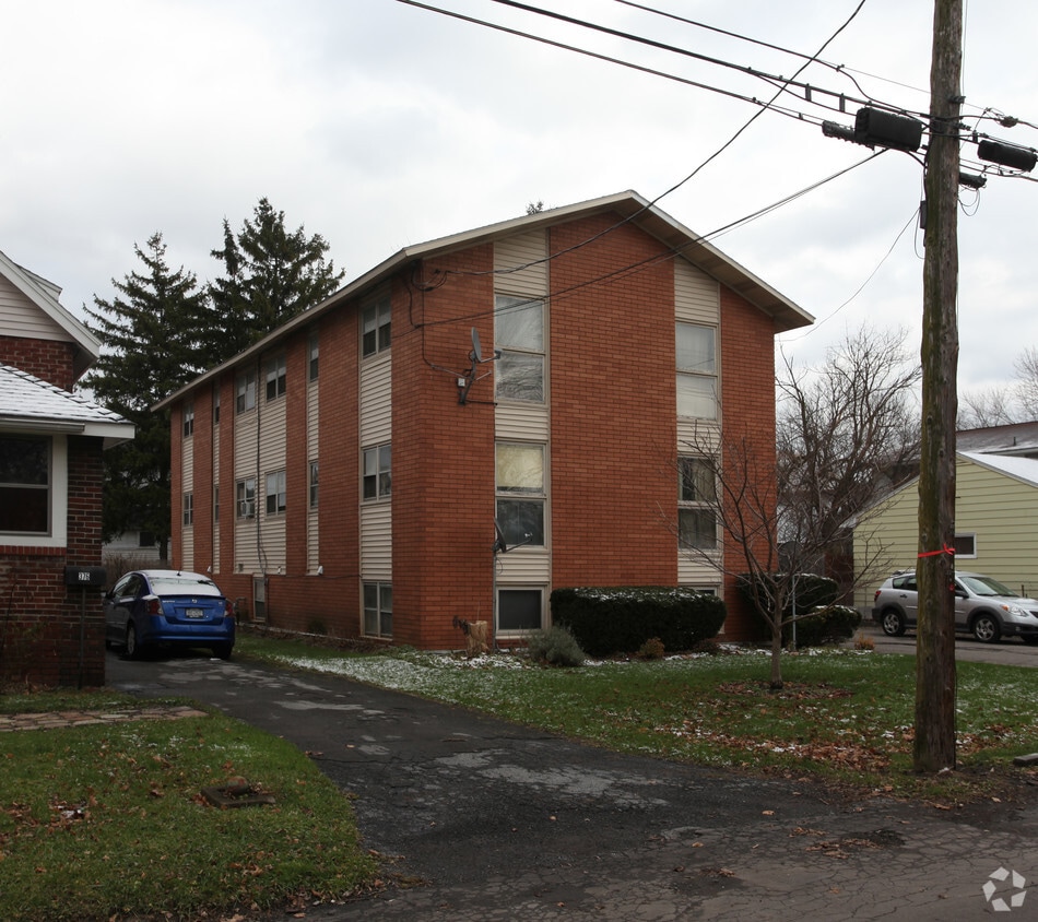 Building Photo - 372 N Edwards Ave
