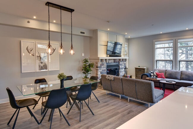 Building Photo - 207 Chem. des Quatre-Sommets