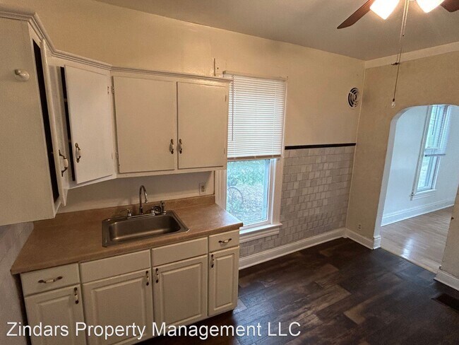Building Photo - 3 br, 1 bath House - 33 South Alexander St...