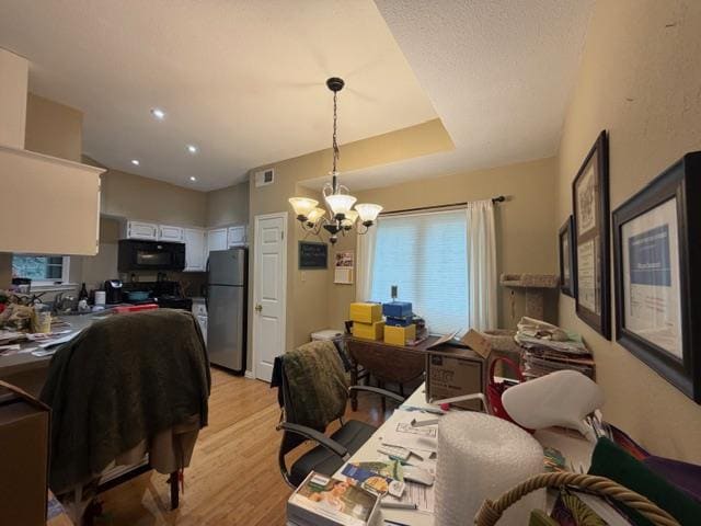 Foto del edificio - 3809 Spicewood Springs Rd