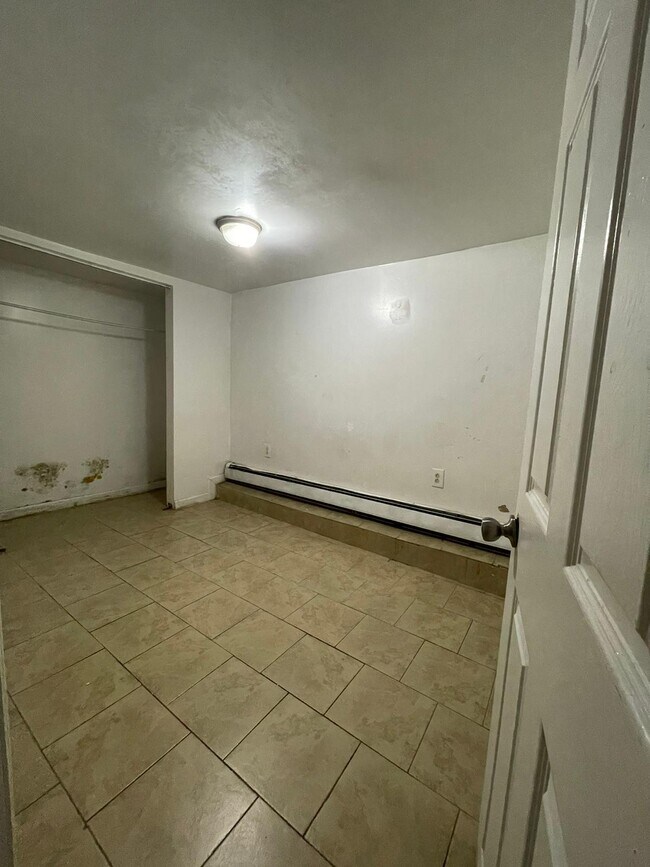 138 Fulton Ave 1 - 136 Fulton Ave