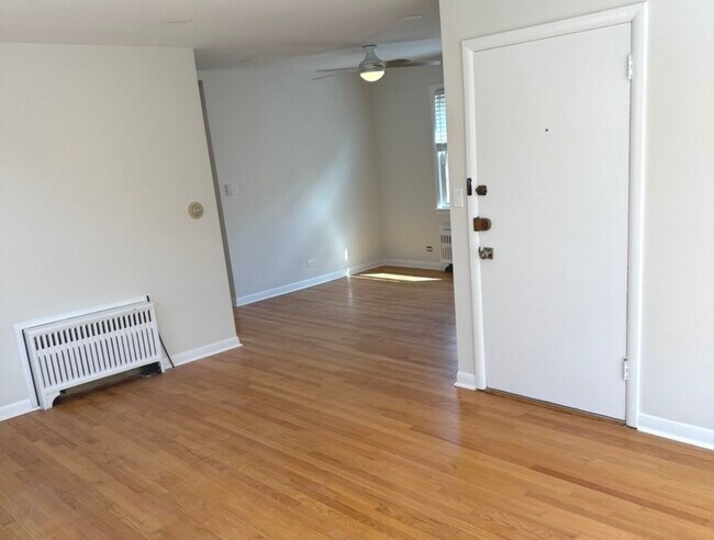 Foto del edificio - 2718 W Balmoral Ave