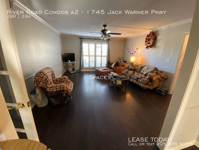 Foto del edificio - 1745 Jack Warner Pkwy