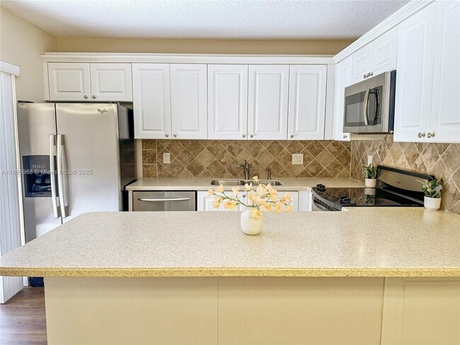 Foto del edificio - 9920 NW 6th Pl