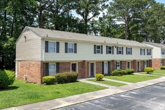 Building Photo - Brynn Marr Village