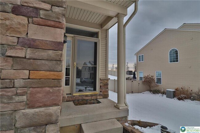 Foto del edificio - 311 McNair Dr