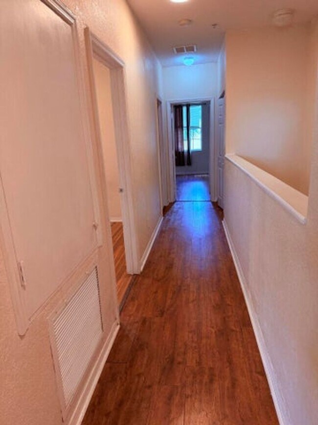 Building Photo - 779 Pipers Cay Dr