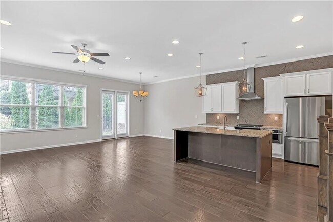 Foto del edificio - 3638 Moorewood Ln S E