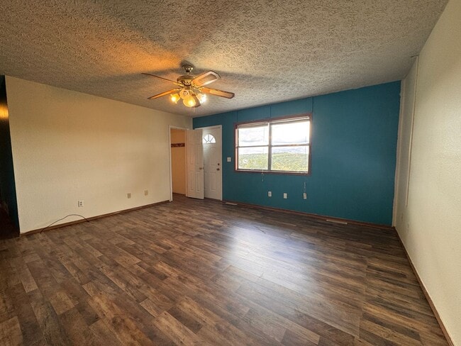 Building Photo - 24045 Turtle Ln