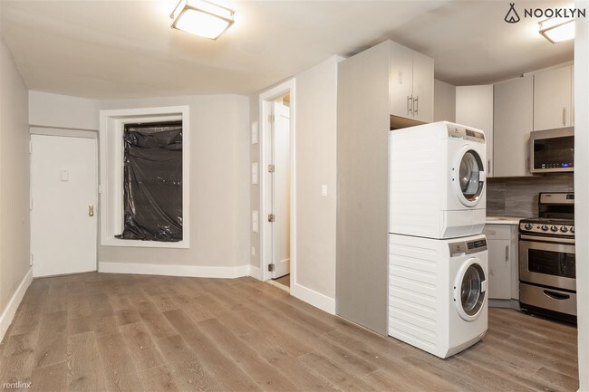 Building Photo - 2 br, 1 bath  - 234 E 116th St