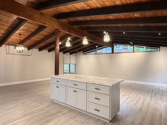 Building Photo - Lovely Single-Story Home in Corte Madera!