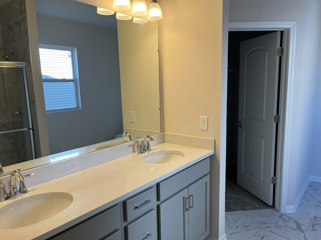 Foto del edificio - 3722 Park Creek Ln