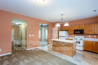 Building Photo - 18040 Delmas Dr