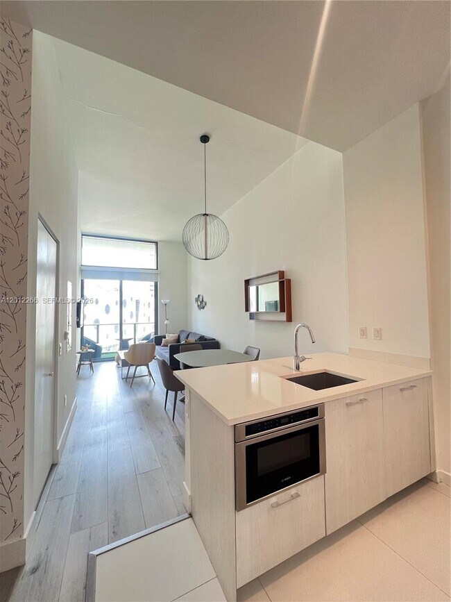Foto del edificio - 501 NE 31st St