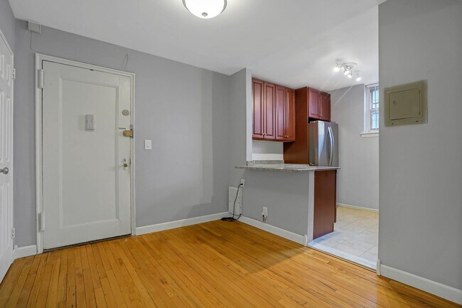 Building Photo - 8550 Boulevard E