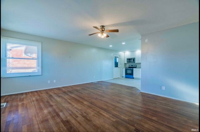 Building Photo - 3227 S Koldyke Dr