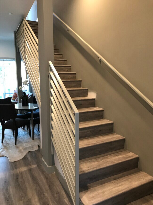 Interior Photo - Lido Apartments - 4025 Grandview