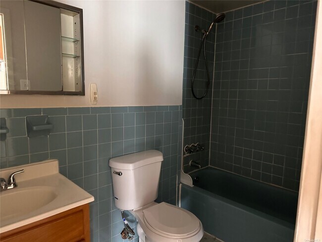 Building Photo - 45 Benedict Ave