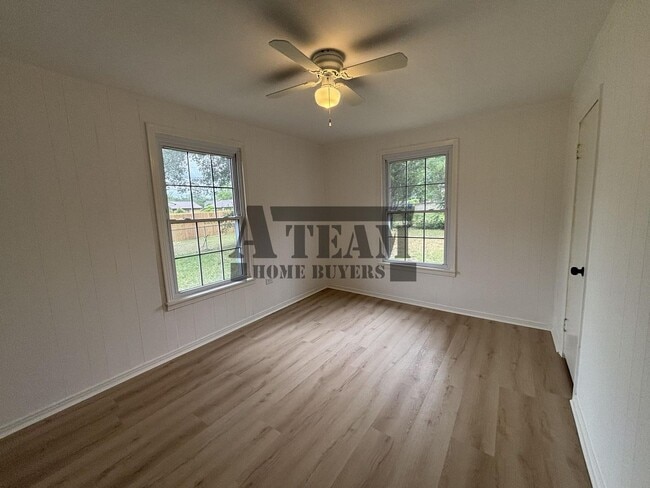 Building Photo - Charming Fully Remodeled 2 Bedroom 1 Bath Athens