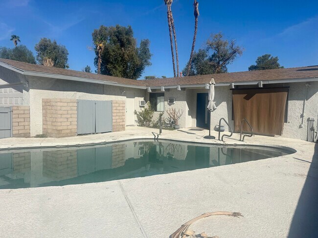 Foto del edificio - 43548 Virginia Ave