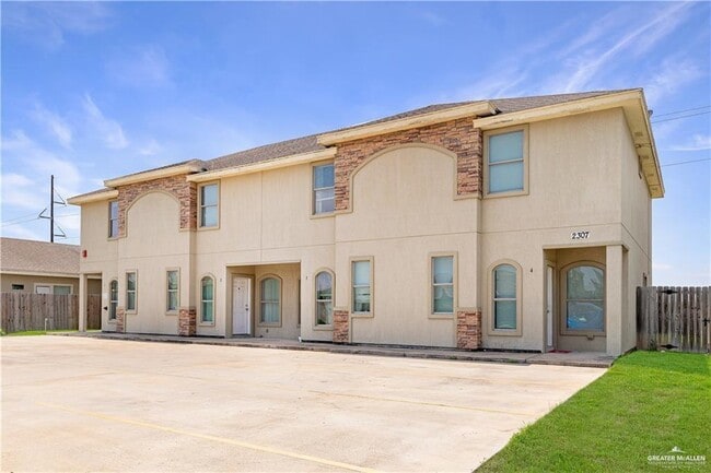 Building Photo - 17 Taxco Ct