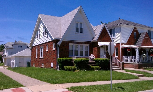 Building Photo - 6801 Barrie St