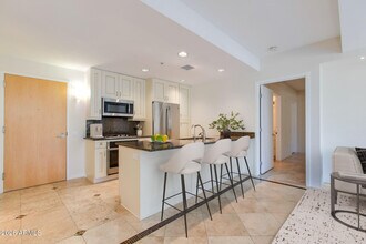 Building Photo - 7167 E Rancho Vista Dr