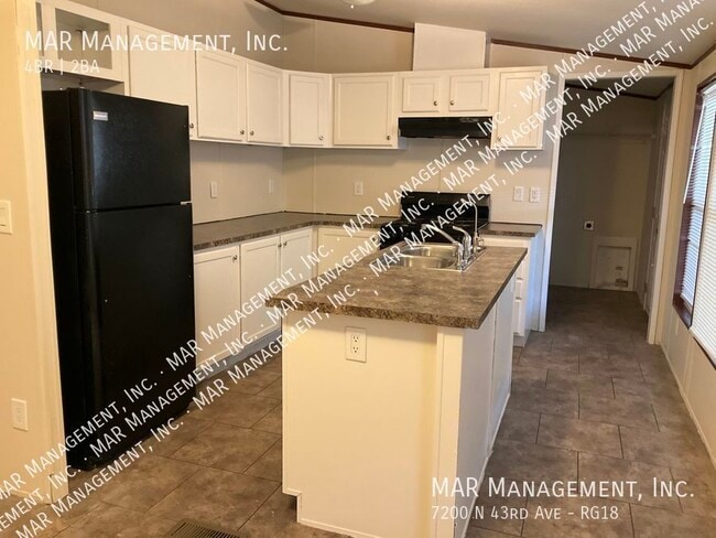 Building Photo - Royal Glen all age park - 4 bed 2 bath hom...