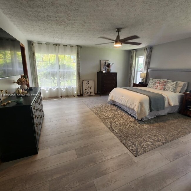 Building Photo - 6101 Palmetto Dr