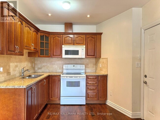 Building Photo - 2038 Danforth Ave