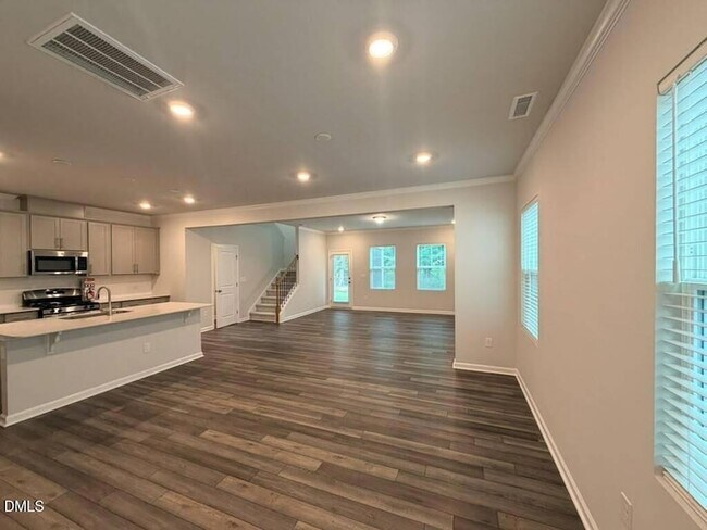 Building Photo - 319 Aster Bloom Ln