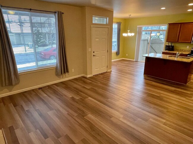 Foto del edificio - Fantastic 3 Bedroom 2.5 Bath Home in Cordata!